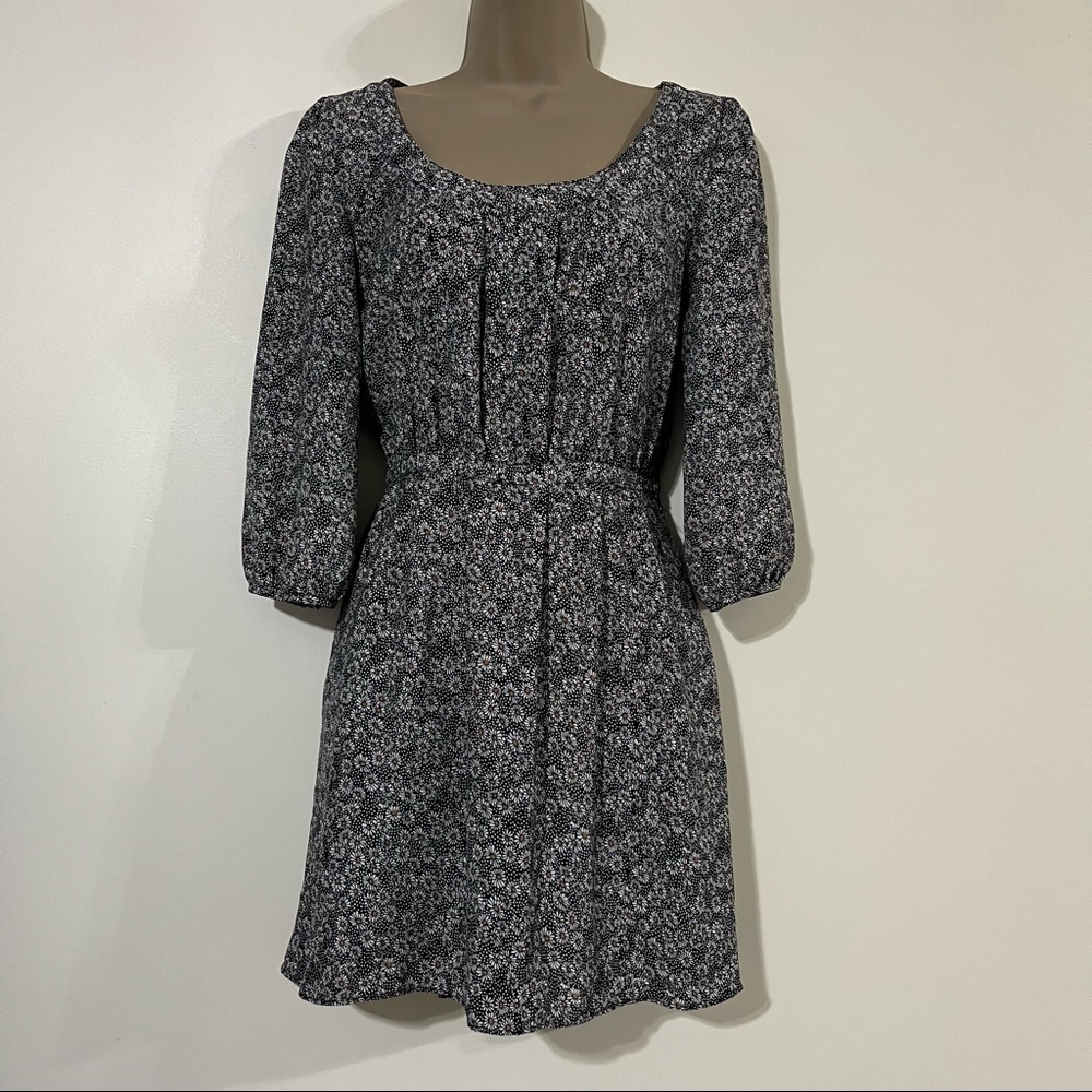 Anthropologie Cooperative all over Daisy print dress. Size small.